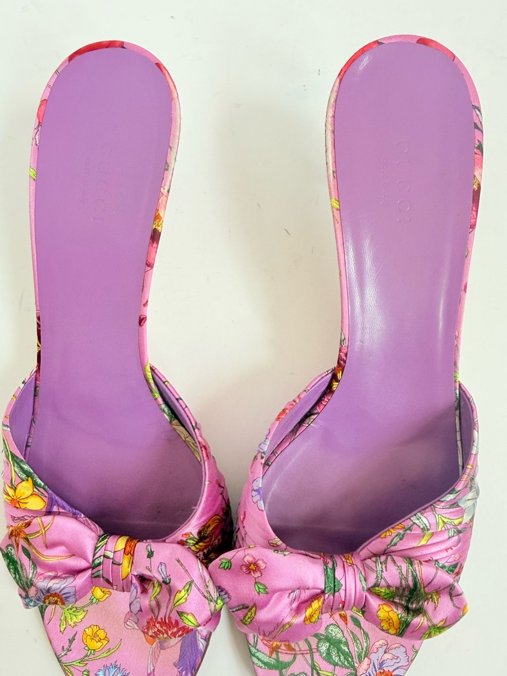 Gucci Flora Satin Bow Mule Heels Pink Cyclamen Floral Sandals US 9 Vintage Y2K - Picture 4 of 13